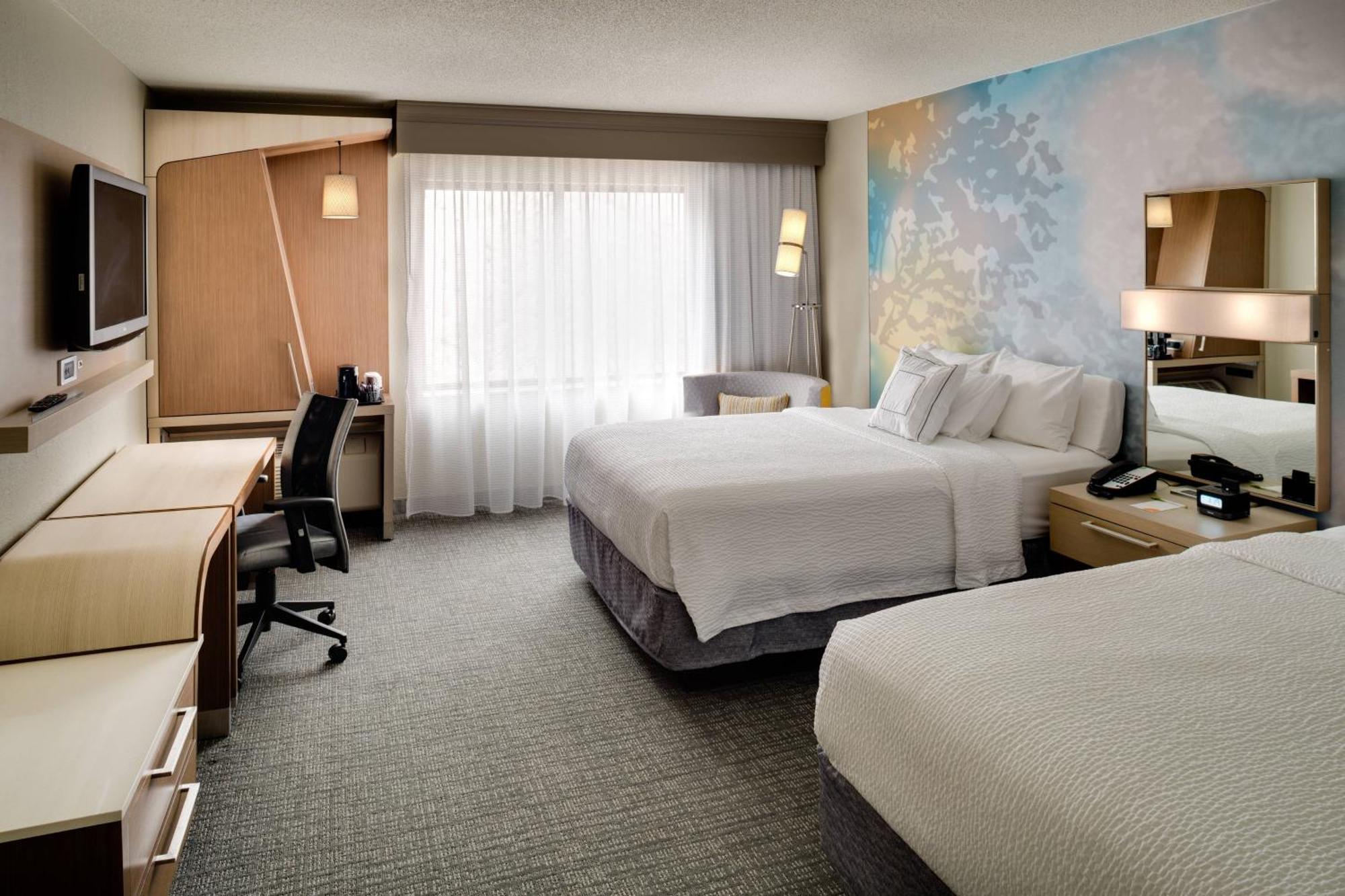 Hotel Courtyard St. Louis Airport/earth 3*