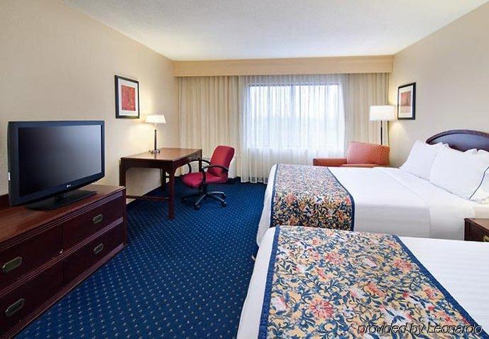 Courtyard St. Louis Airport/earth Hotel Bridgeton